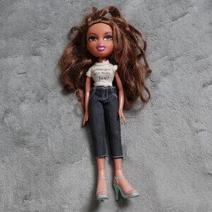 2001 Bratz Yasmin Brown Long Hair Brown Eyes Dark Complexion Graphic Top